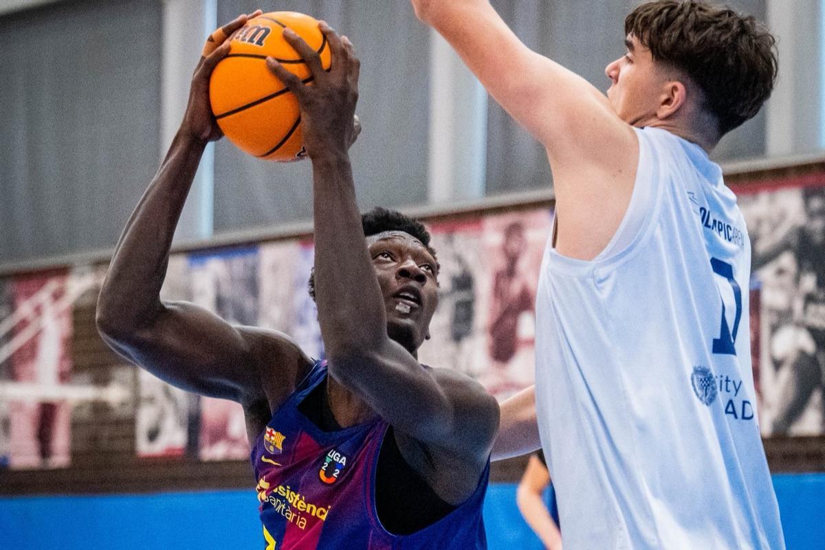 Los azulgrana pasaron por encima del Joventut en la Ciutat Esportiva