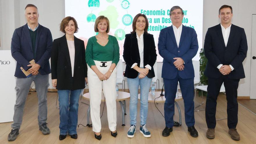Alejandro Lajo, Irene Bascoy, María José Echeverría,  Ángeles Vázquez, Luis  Moreno y Wilson Fernández  (izq. a dcha.).