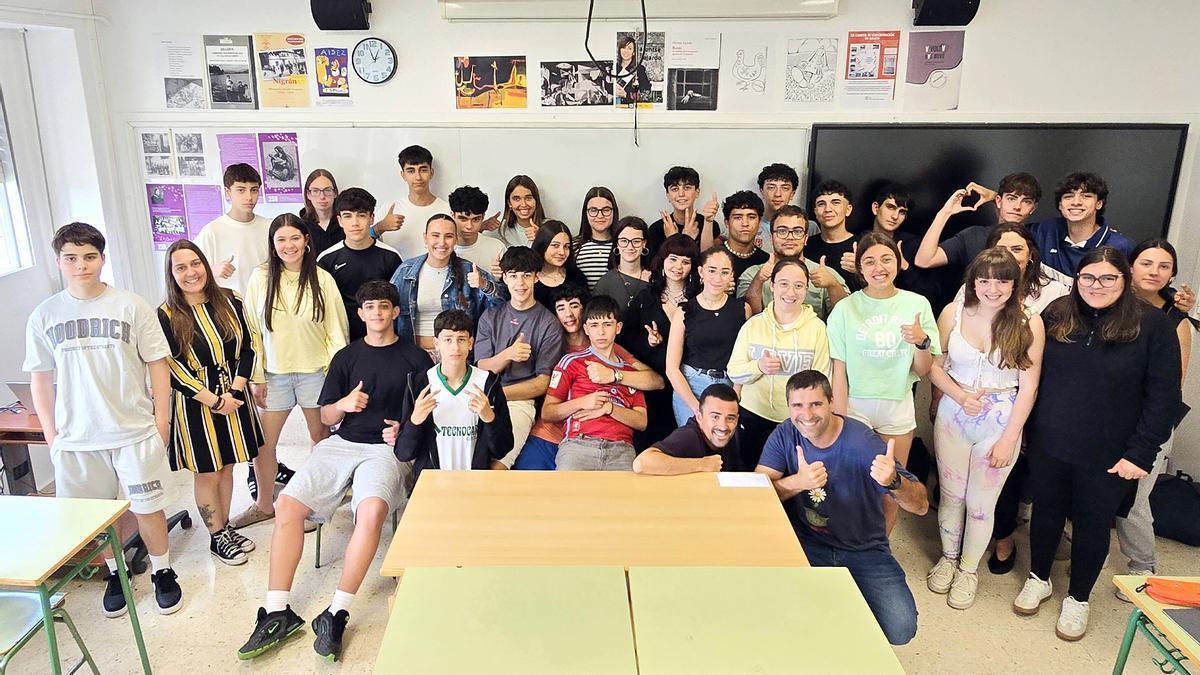 El IES Escolas Proval de Nigrán viaja a Redondela para conocer de cerca la memoria histórica y combatir bulos