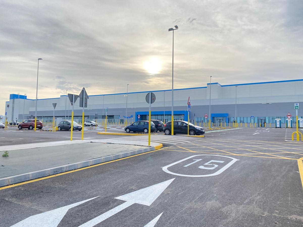 Así se encuentra el centro logístico de Amazon a falta de unas semanas para abrir