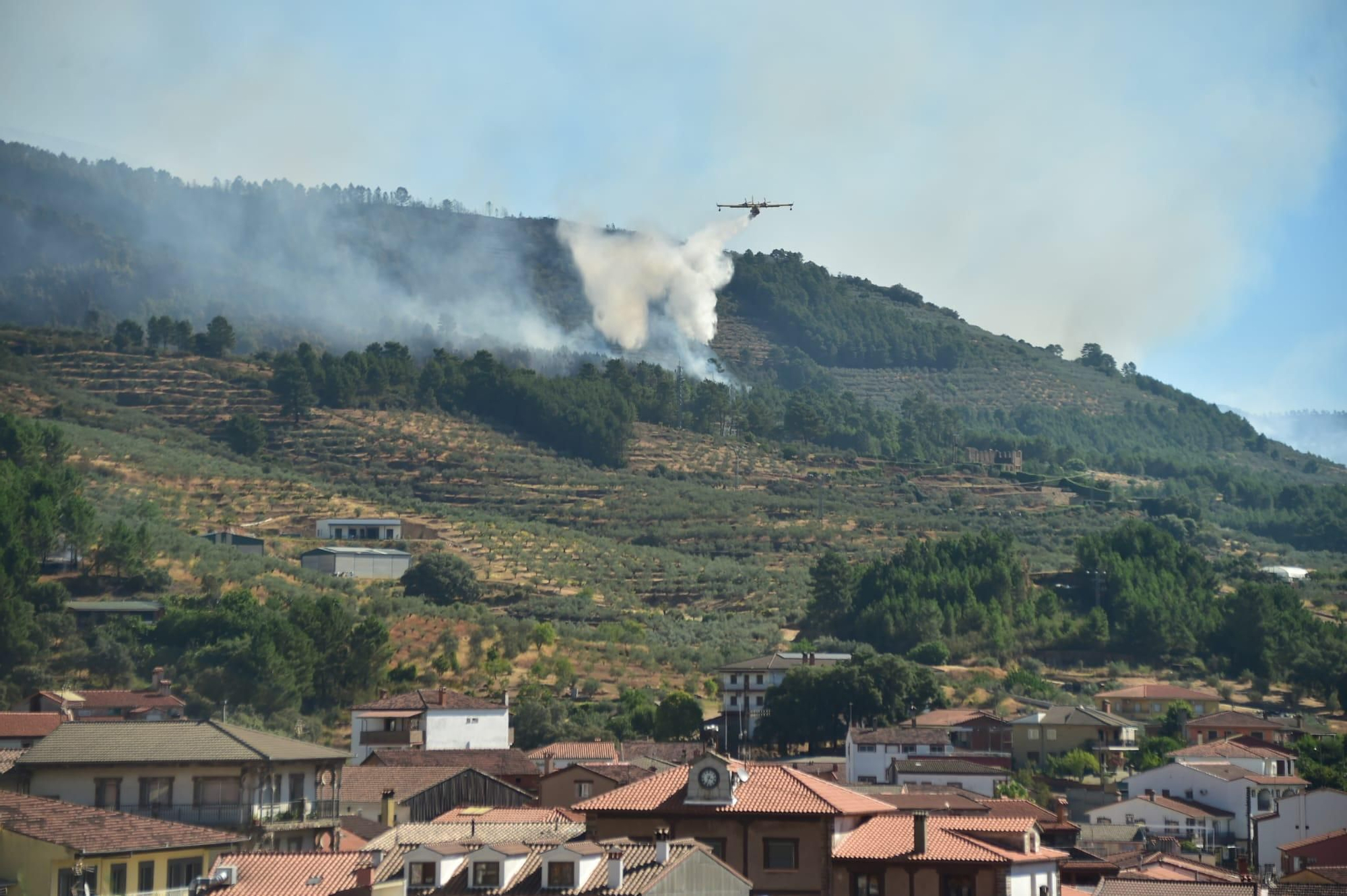 Fotogalería | Imágenes del incendio en Las Hurdes