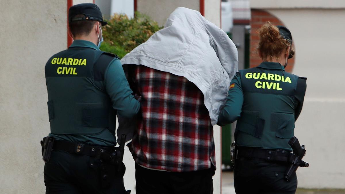 Testimonis de l’assassinat del nen de 9 anys: «Va sortir amb el cos en braços dient que s’havia desmaiat»