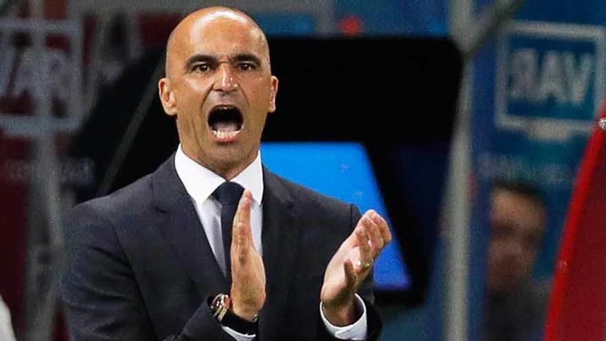 Roberto Martínez aplaude a su equipo en el último partido.