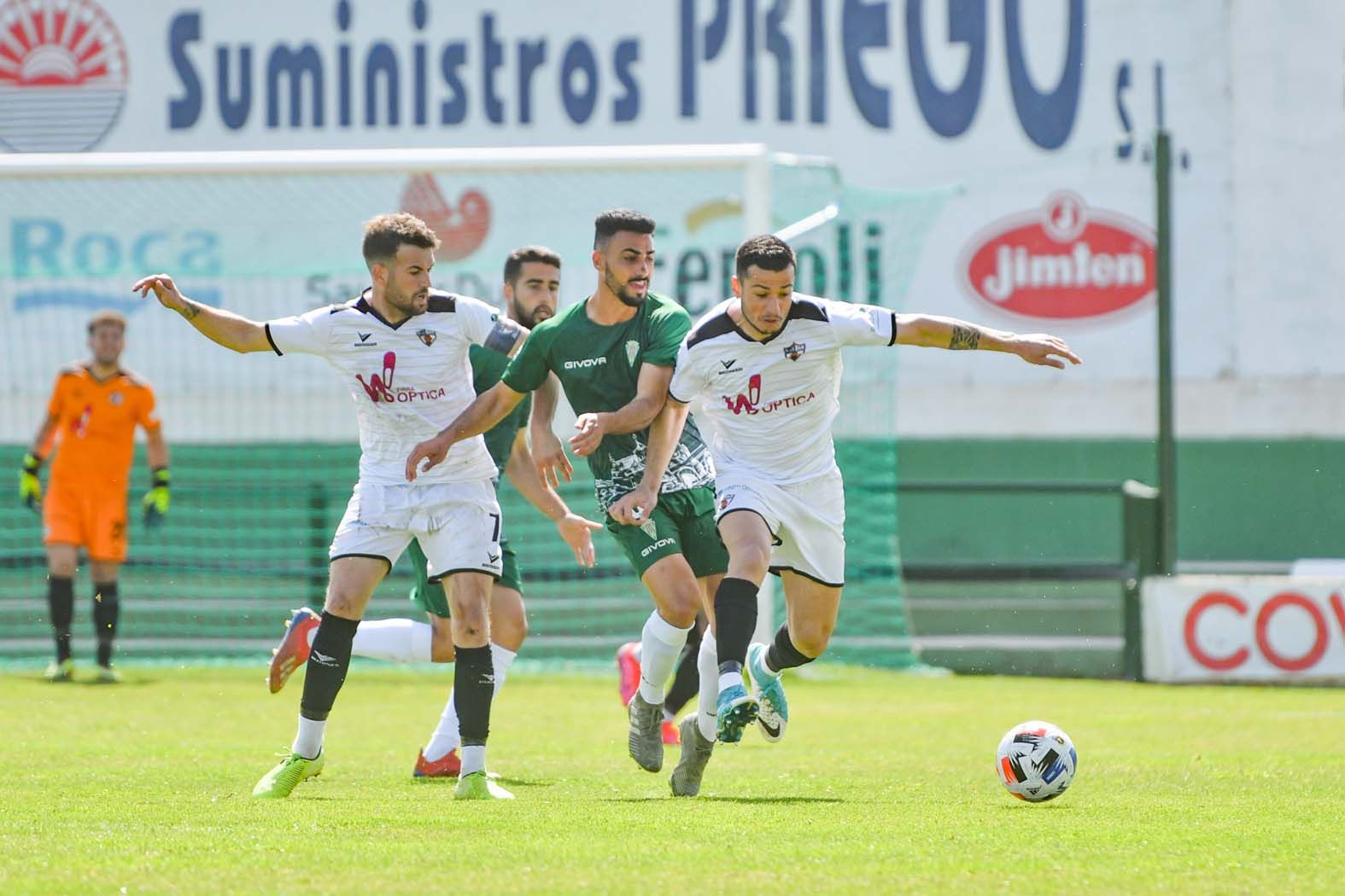 El triunfo del Pozobblanco ante el Córdoba B, en imágenes