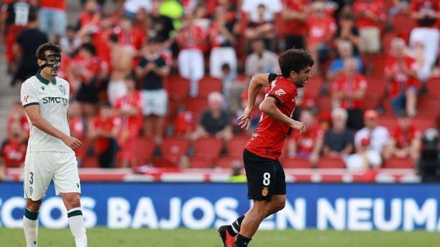 Manu Morlanes pasa por quirófano en Barcelona