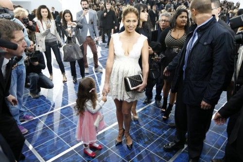Jennifer Lopez deslumbra en París