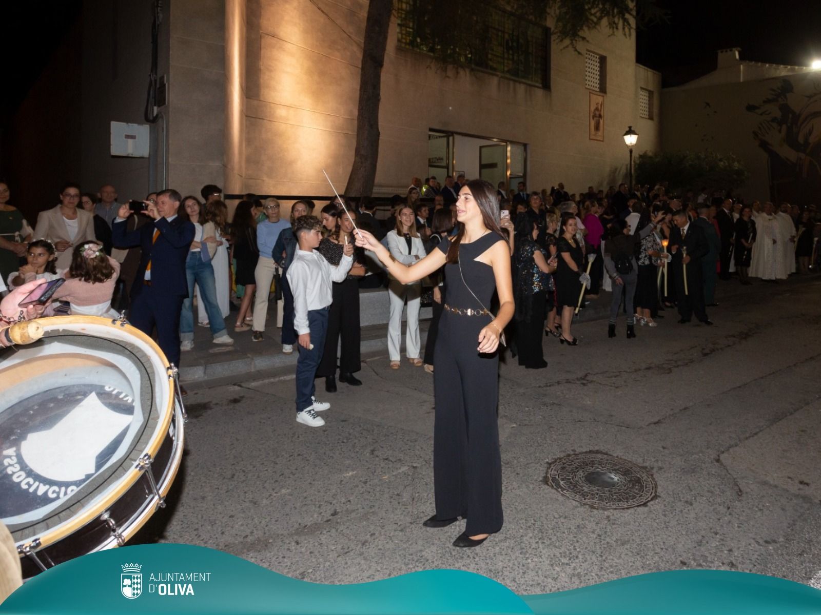 La lluvia respeta la procesión de Sant Francesc en Oliva