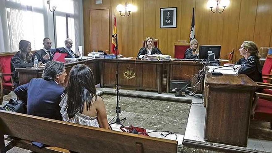 Carvajal y Jiménez en la primera sesión del juicio.