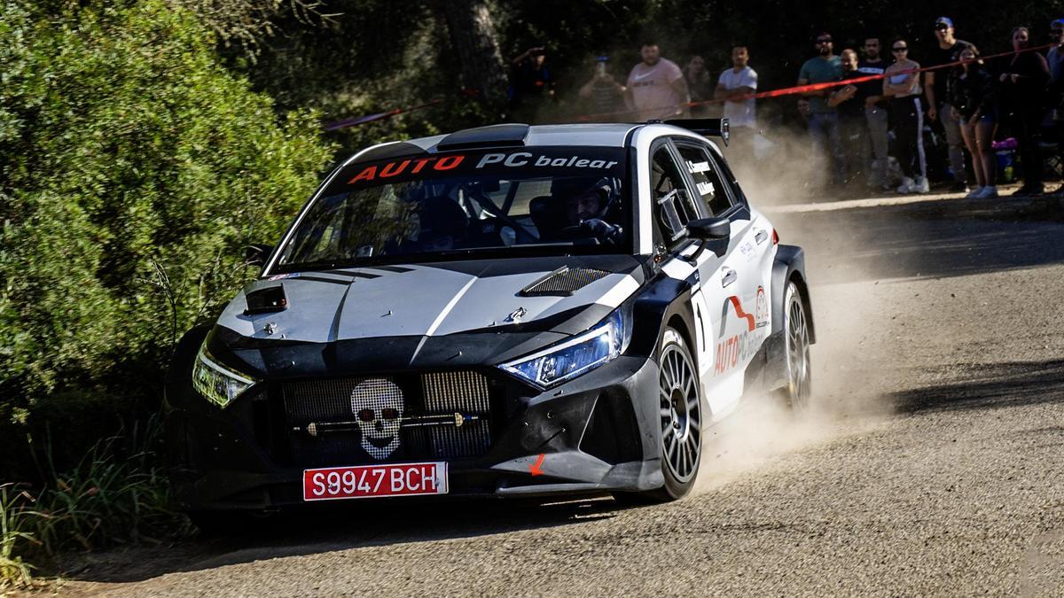 José Campaner, en una de las pasadas con su Hyundai i20 R5