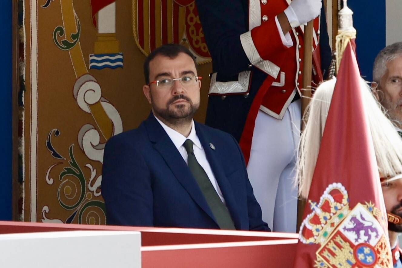 EN IMÁGENES: Así fue el multitudinario desfile en Oviedo por el Día de las Fuerzas Armadas