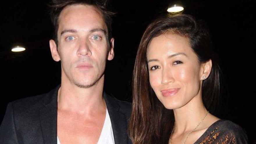 Jonathan Rhys-Meyers y Mara Lane, embarazados de su primer hijo