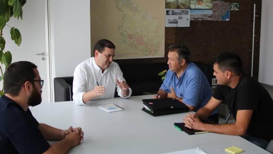 Carbonell apuesta por realojar a las familias de las casas de Cemex