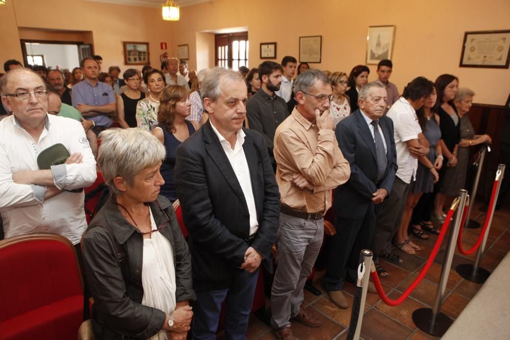 Cientos de personas despiden a Gustavo Bueno en su ciudad natal, Santo Domingo de la Calzada, en La Rioja