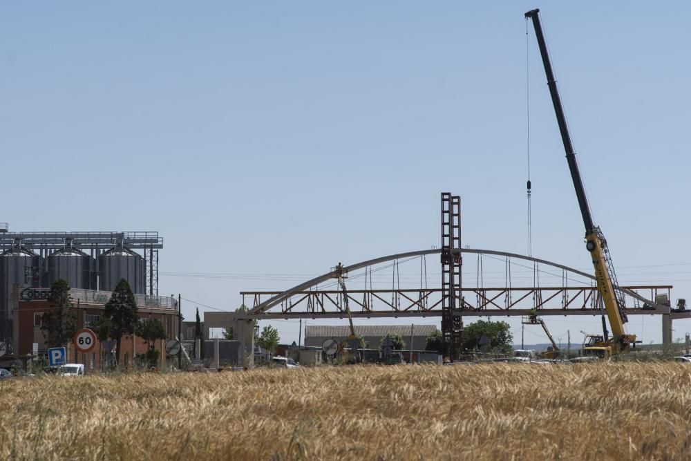 Obras del nuevo "puente" de Cobadu de Zamora.