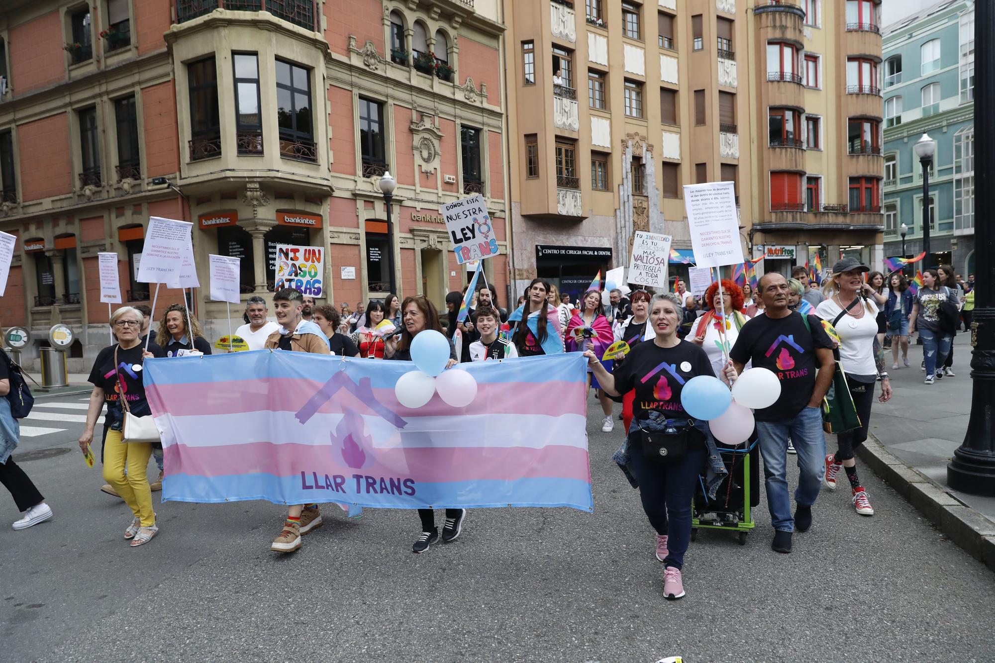 En imágenes: así fue la manifestación del orgullo LGTB en Gijón