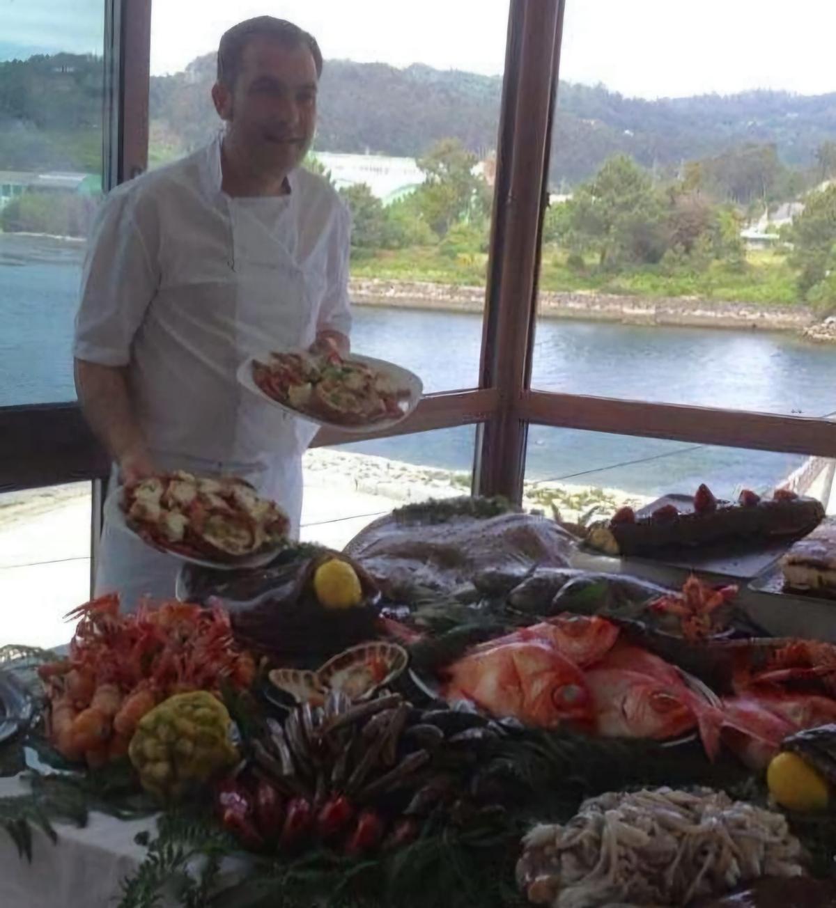 Paco Corral, dueño del restaurante Veiramar, en Arcade.