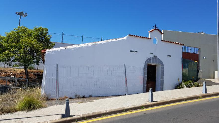 El exterior de la ermita de Nuestra Señora del Pilar.