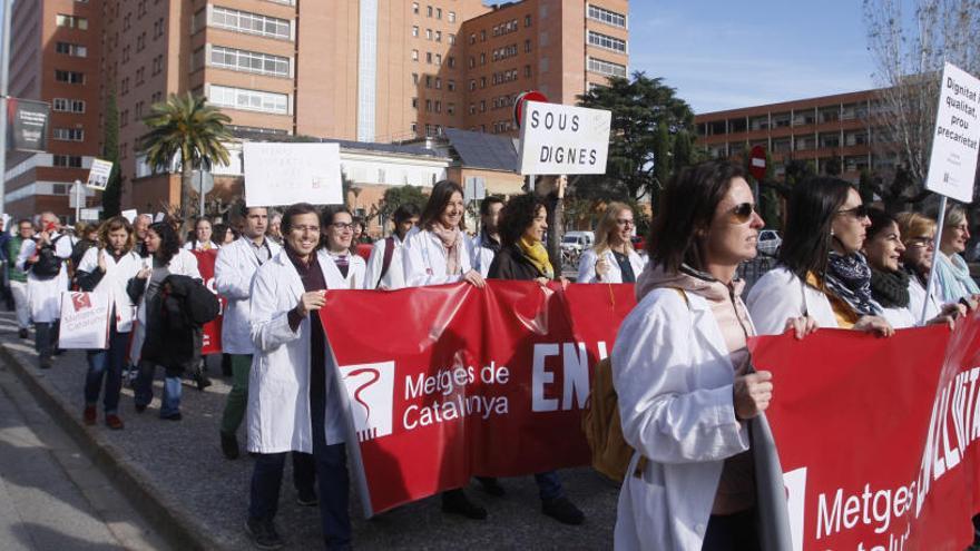 Una manifestació de metges a Girona, el novembre passat.