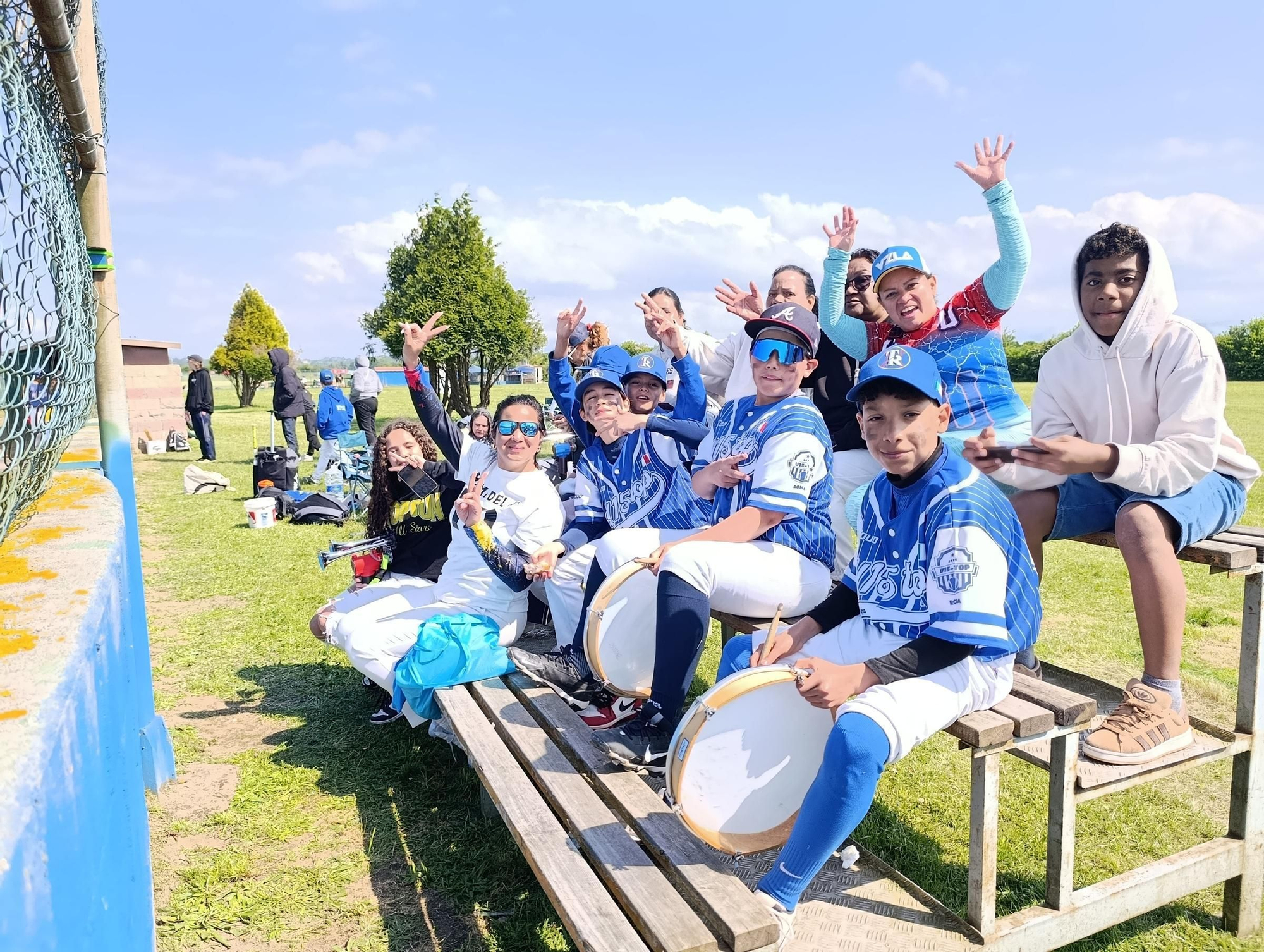 El campeonato Europeo de la Pony League de Béisbol batea en Llanera