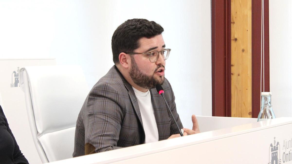 El portavoz de Compromís per Ontinyent, Nico Calabuig, en un pleno.