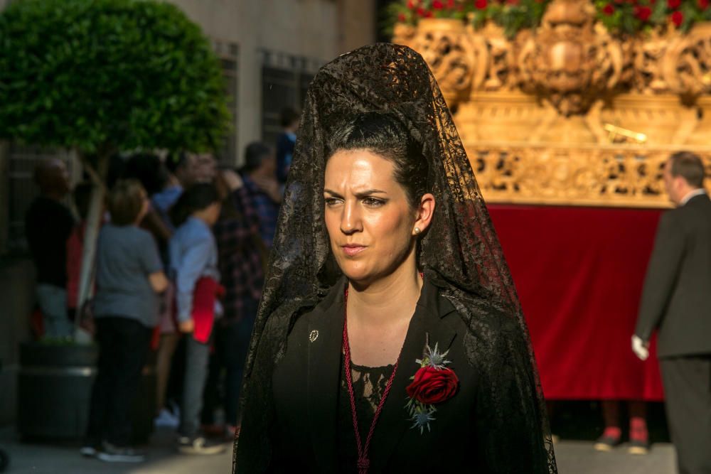 Miles de personas salen a la calle para ver procesionar a seis cofradías