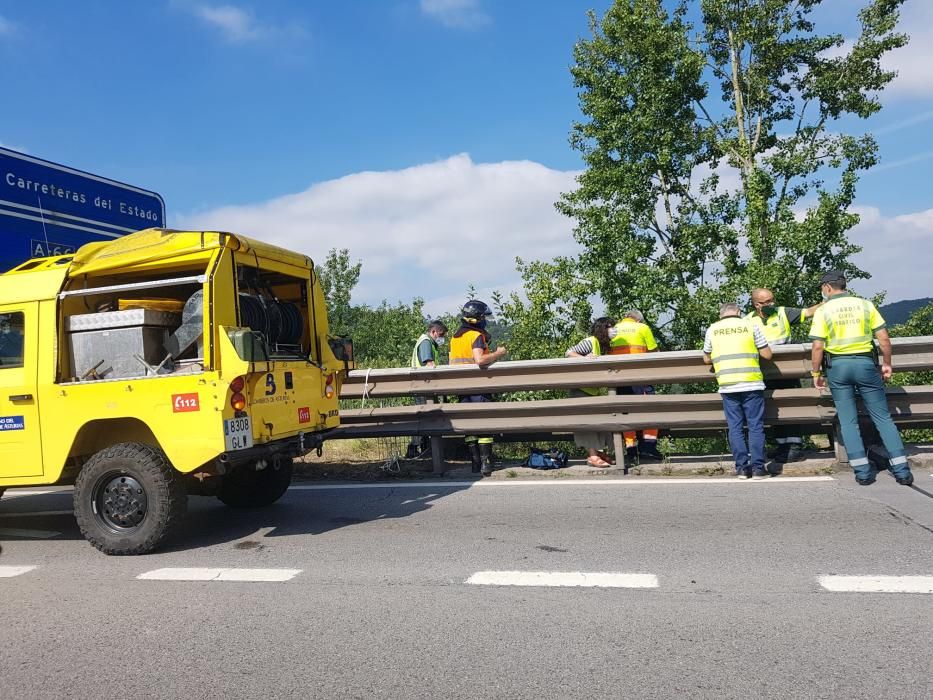 Una joven cae por el viaducto de Somonte, desorientada, tras tener un accidente con el coche