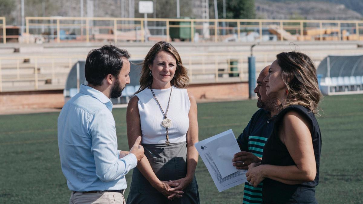 La alcaldesa junto a los concejales Toledo y Hurtado, en el Chencho.