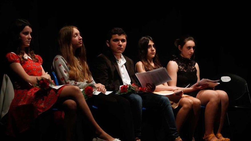 Participantes en la presentación del libro, ayer, en El Llar.