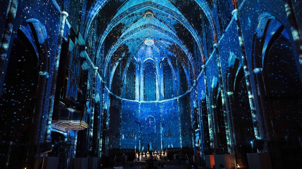 ‘Luminiscence’, un espectáculo inmersivo de luz y música en la basílica de Santa Maria del Pi