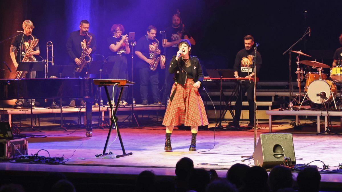 Pauliña en plena actuación en el Auditorio de Galicia.