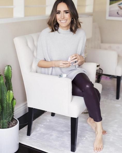 La 'mano de dino' de Louise Roe