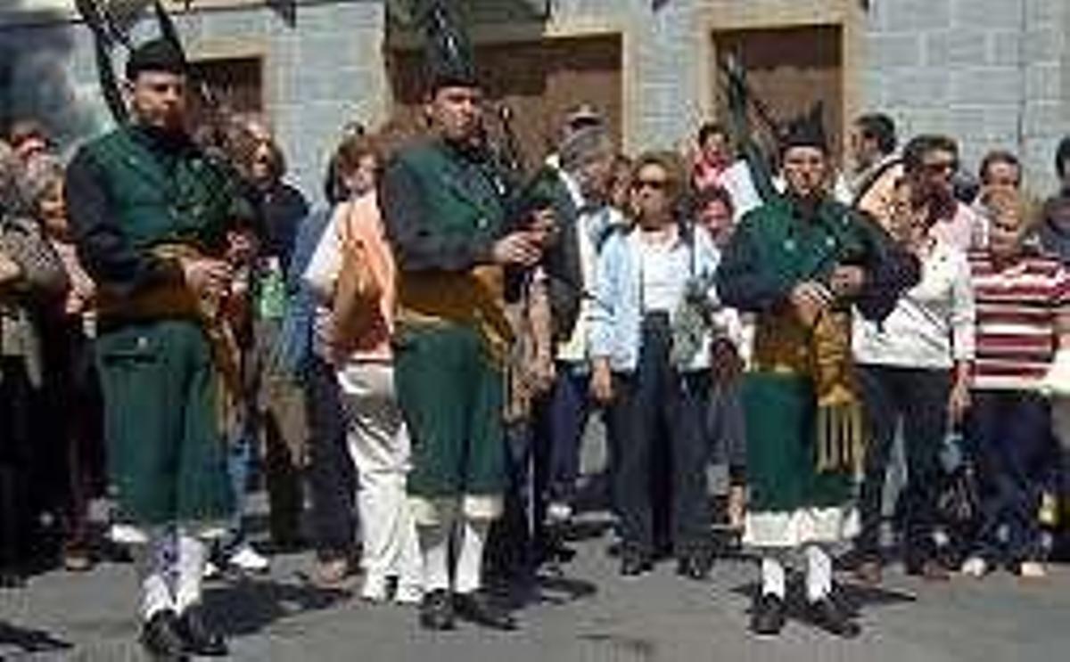 Castropol acoge el viernes su Encuentro de bandas de gaitas