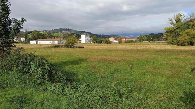 Terrenos incluidos en el plan parcial "Ería de la Vega", en la zona de Contranquil, en Cangas de Onís.