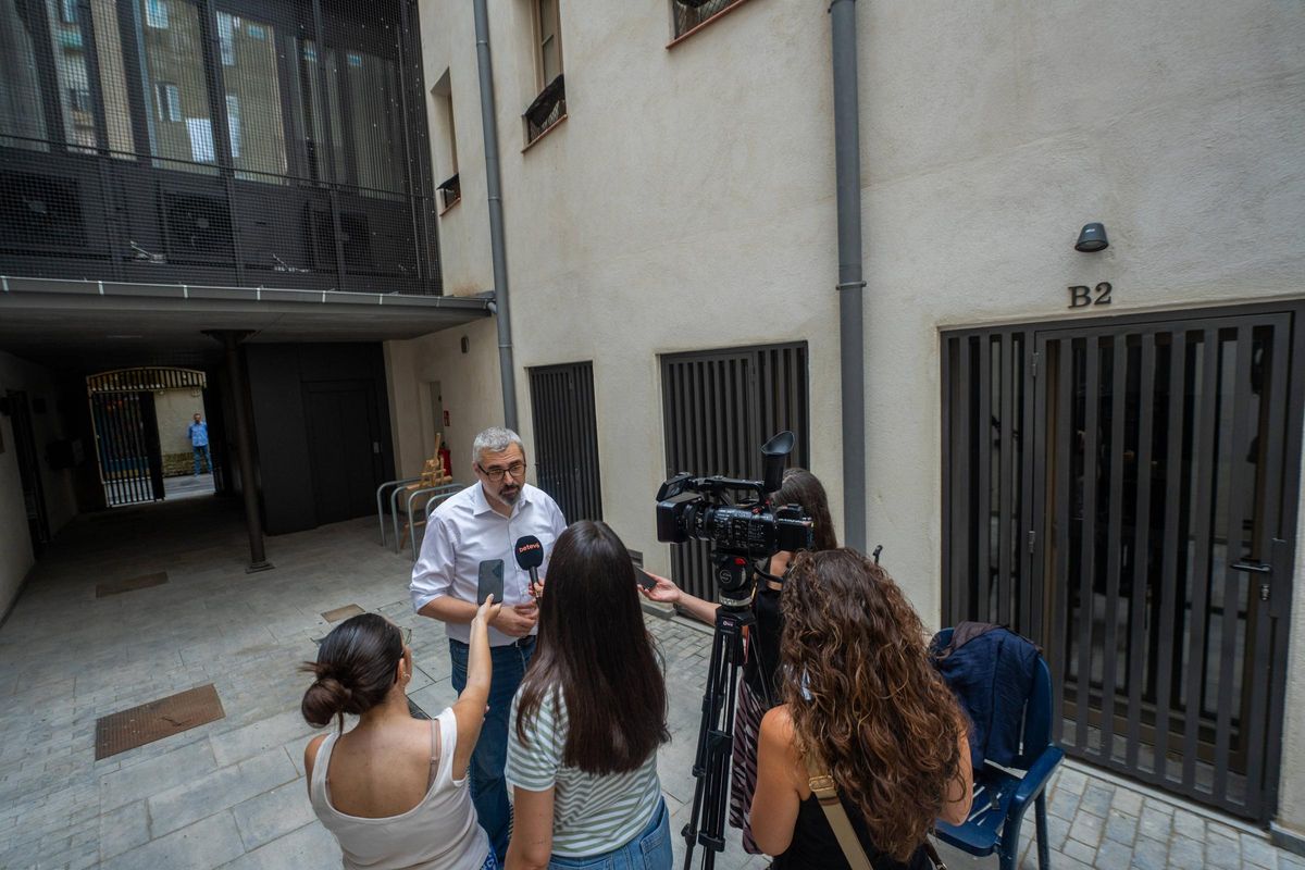 Así ha quedado una finca histórica del Raval rehabilitada como vivienda pública