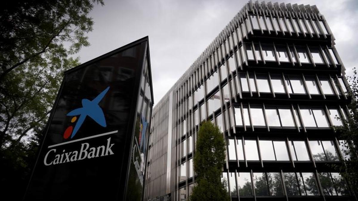 Caixabank adelanta el pago de las pensiones de sus clientes al 24 de enero.