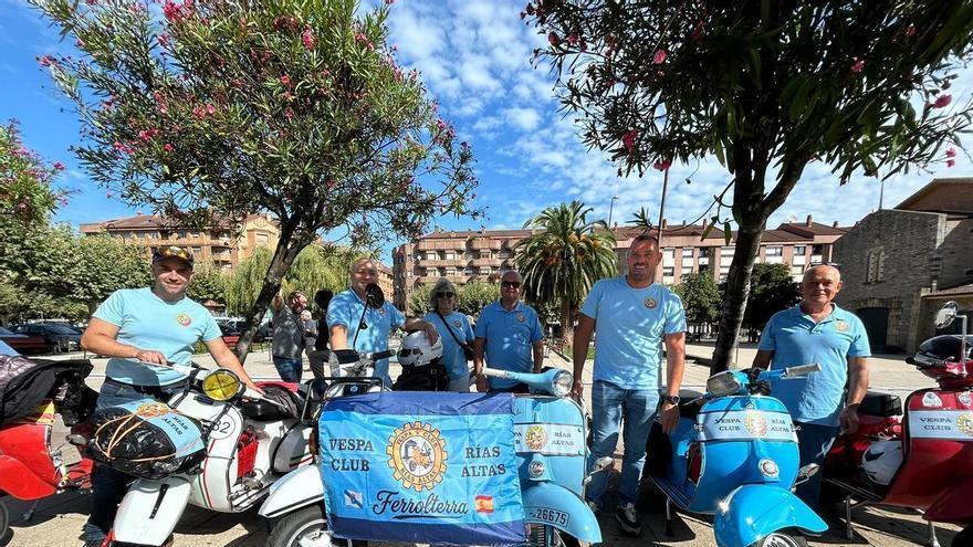 EN IMÁGENES: Vespas de Asturias, Galicia y Cantabria hacen gala en Castrillón de su estilo de vida
