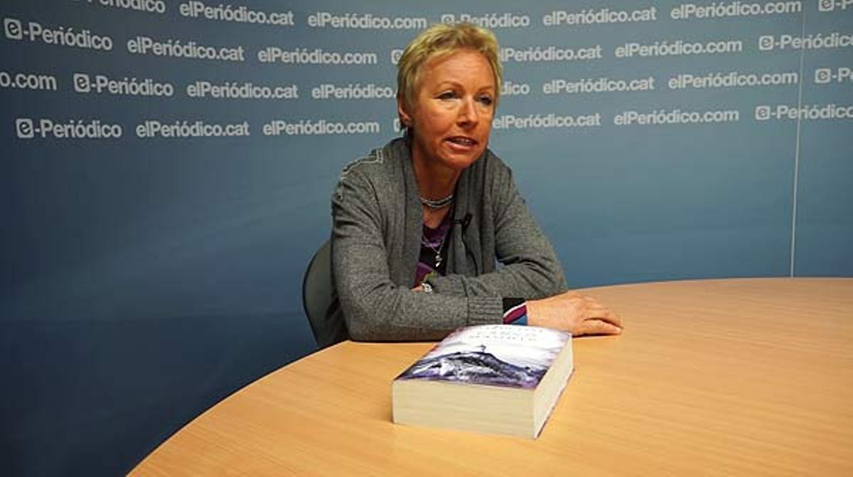 L’escriptora Sarah Lark parla de ’La cançó dels maoris’, la segona part de la seva trilogia neozelandesa.