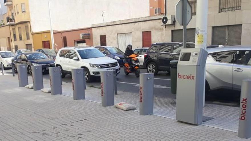 Nueva estación de bicicletas en el barrio de Portes Encarnades.