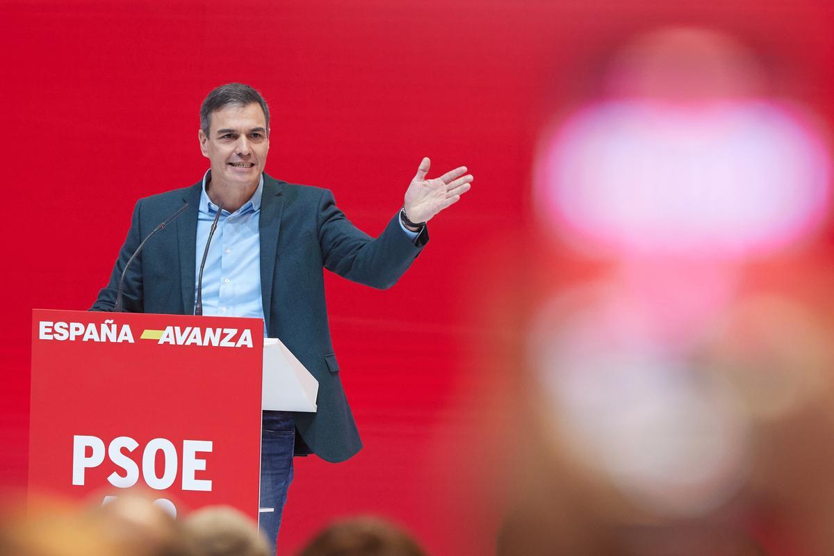 El secretario general del PSOE y presidente del Gobierno, Pedro Sánchez, interviene durante un acto del PSOE, en IFEMA Madrid, a 25 de noviembre de 2023, en Madrid (España).