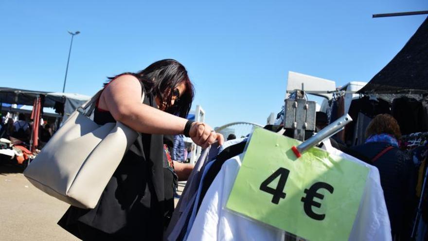 El rastro de Zaragoza busca un nuevo impulso tras décadas de mudanzas y amplía sus días de montaje
