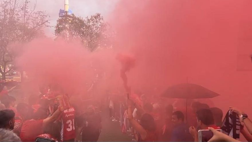 Así ha recibido la afición del UCAM a los jugadores antes del tercer partido contra el Real Madrid