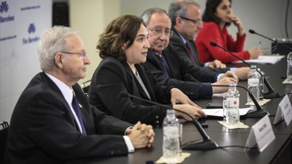 Miquel Valls, Ada Colau, Josep Lluís Bonet y Constantí Serrallonga.