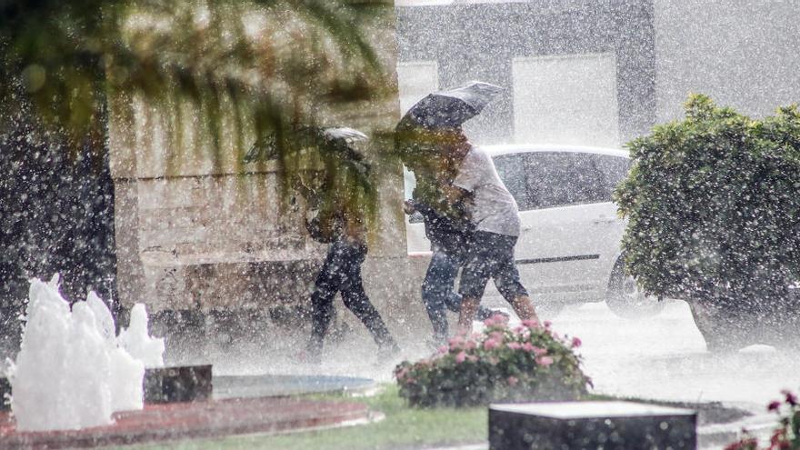 La llegada de una bolsa de aire helado provocará tormentas hasta el sábado