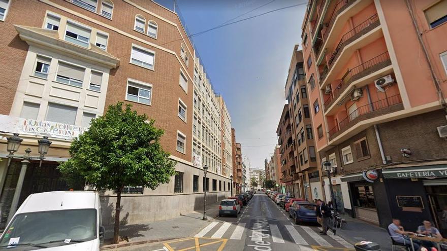 Alerta en un colegio de València por un exhibicionista que se masturbó frente a la puerta