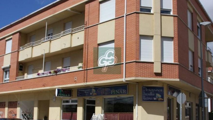 El piso en Benavente con dos garajes, trastero y terraza que puede interesarte si buscas nuevo hogar