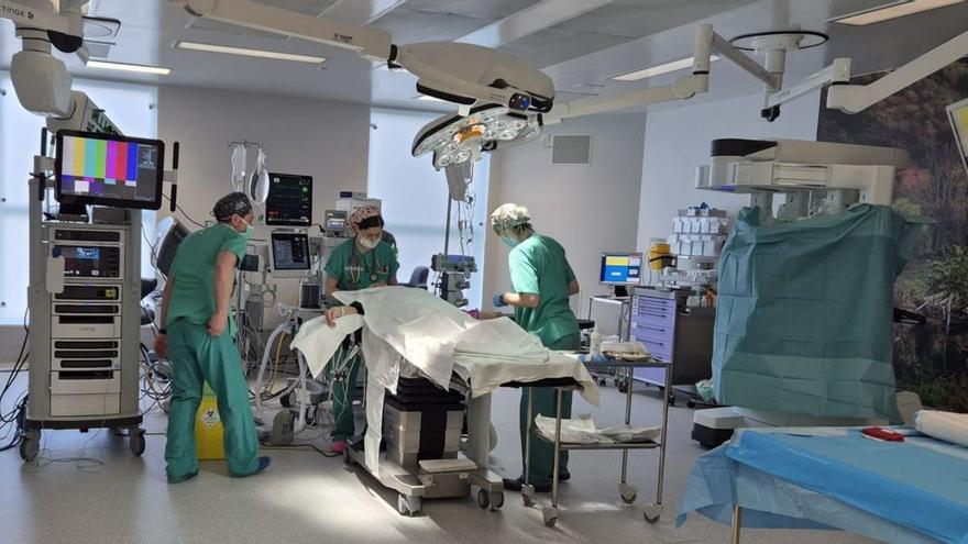 Un instante de una de las operaciones llevadas a cabo en la nueva planta quirúrgica.
