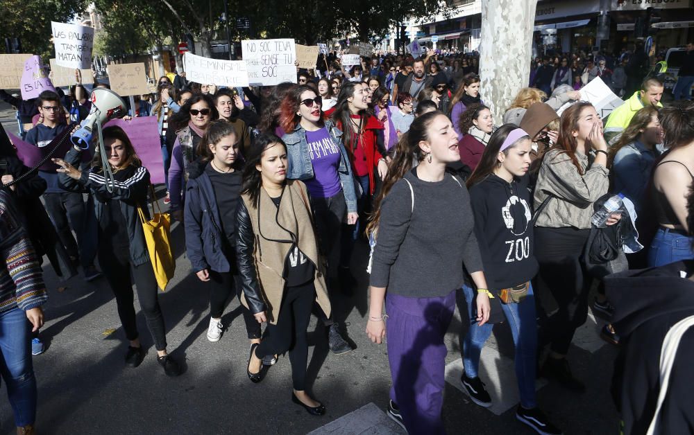 Gewalt gegen Frauen: große Demo auf Mallorca