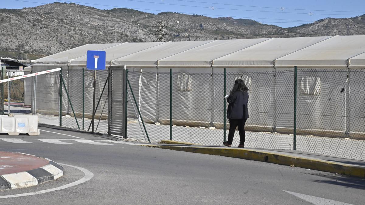 El hospital de campaña ya está cerrado a la espera de su desmontaje.