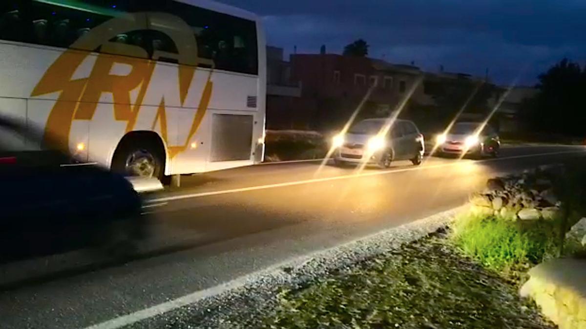 La odisea de coger el bus escolar en el Pla de sa Coma