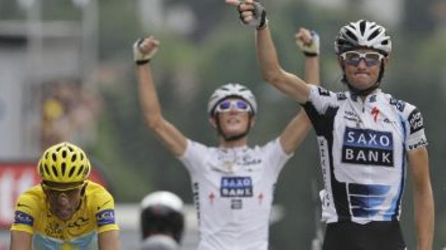 Frank Schleck se impone en la etapa reina del Tour y Contador afianza su liderato